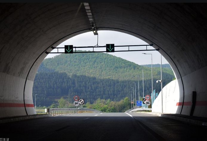 隧道出口 隧道出口