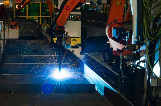 大電流焊接機器人