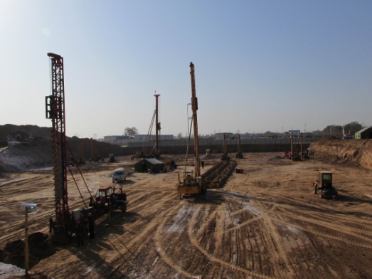 混泥土打樁機(jī) 混泥土打樁機(jī)