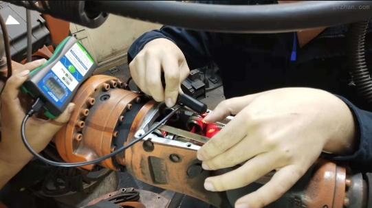 機器人自殺事件調(diào)查：電壓驟降導(dǎo)致控制芯片復(fù)位的元兇